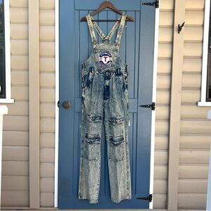 Vintage 80s Troop, Overall Acid wash with 
flap pockets on the legs Men Size  M